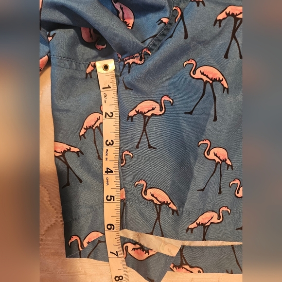 💙Surf & Swim Co. size L blue w/ pink flamingoes swim trunks mess lining pockets - Picture 7 of 7